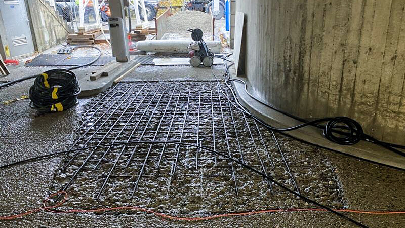 Die freigelegte Bewehrung im Bereich der Einfahrt