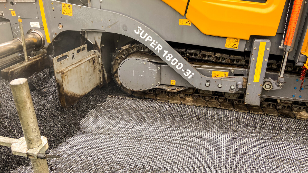 S&P Asphaltbewehrung mit Niedertemperaturasphalt S&P Asphaltbewehrung mit Niedertemperaturasphalt