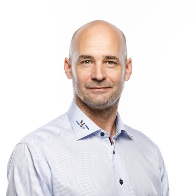 mueller_daniel._1080x1080.jpg