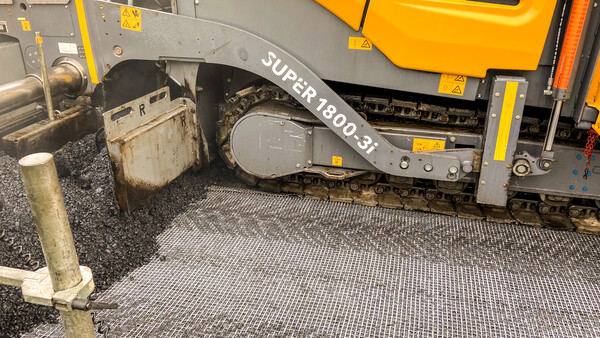S&P Asphaltbewehrung mit Niedertemperaturasphalt