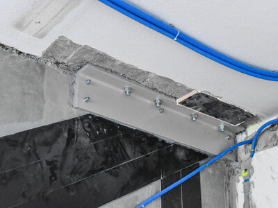 Ensuite, le montage définitif a été effectué avec S&P Resin 220 HP. Image: S&P