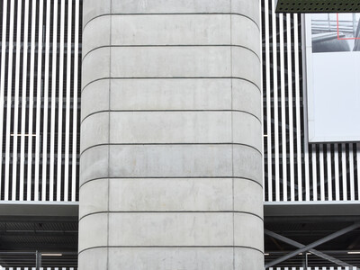 Der kleine Installationsplatz befand sich direkt neben dem Parkhaus beim Flughafen Zürich. Bild: S&P