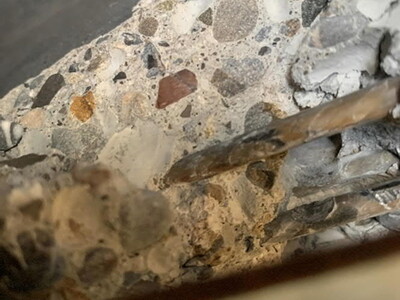 Zahlreiche Bohrungen verletzten die Vorspanndrähte. Bilder: Hunziker Betatech AG
