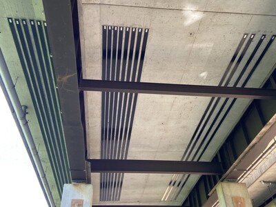 Das Bild zeigt die Ansicht der mit S&P C-Laminaten verstärkten Brückendecke.